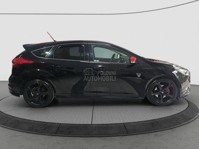 Ford Focus RED-BLACK.EDITION Ford Focus RED-BLACK.EDITION