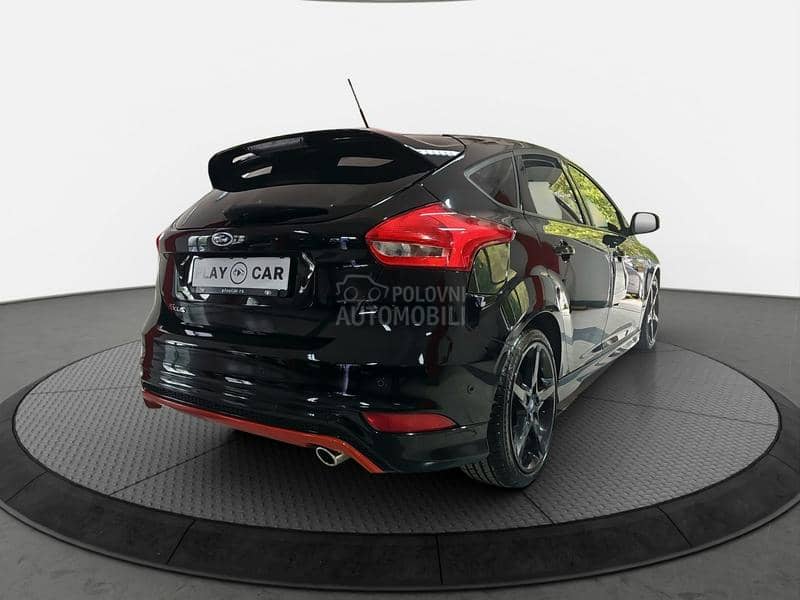 Ford Focus RED-BLACK.EDITION Ford Focus RED-BLACK.EDITION
