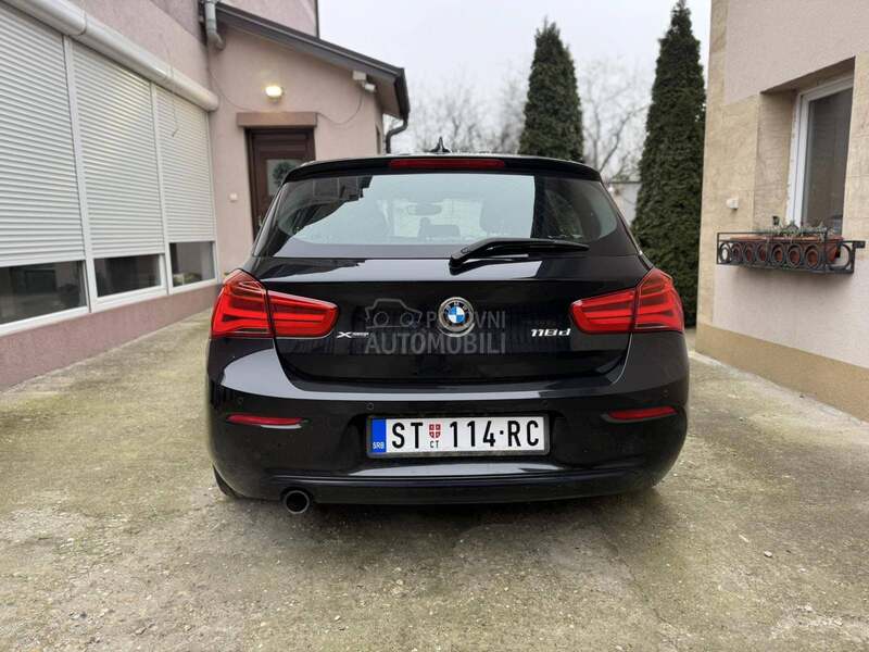 BMW 118 118d SPORT