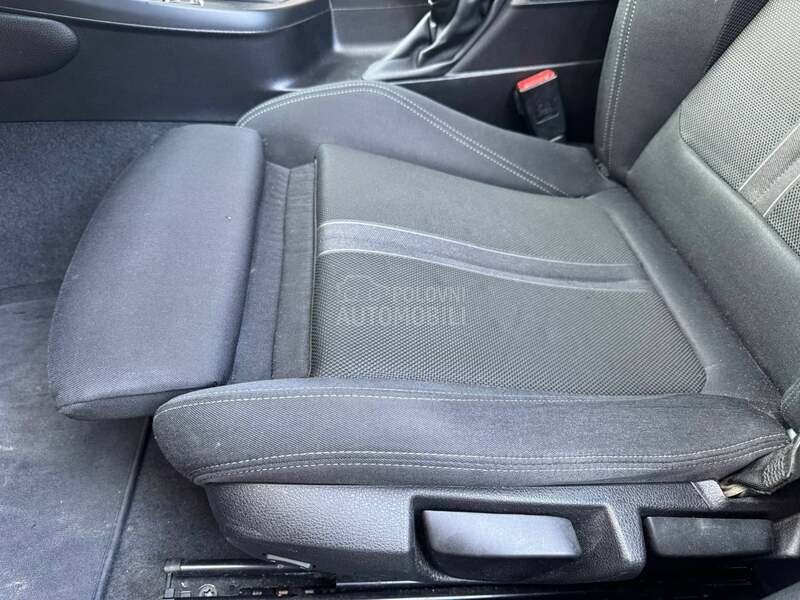 BMW 118 118d SPORT