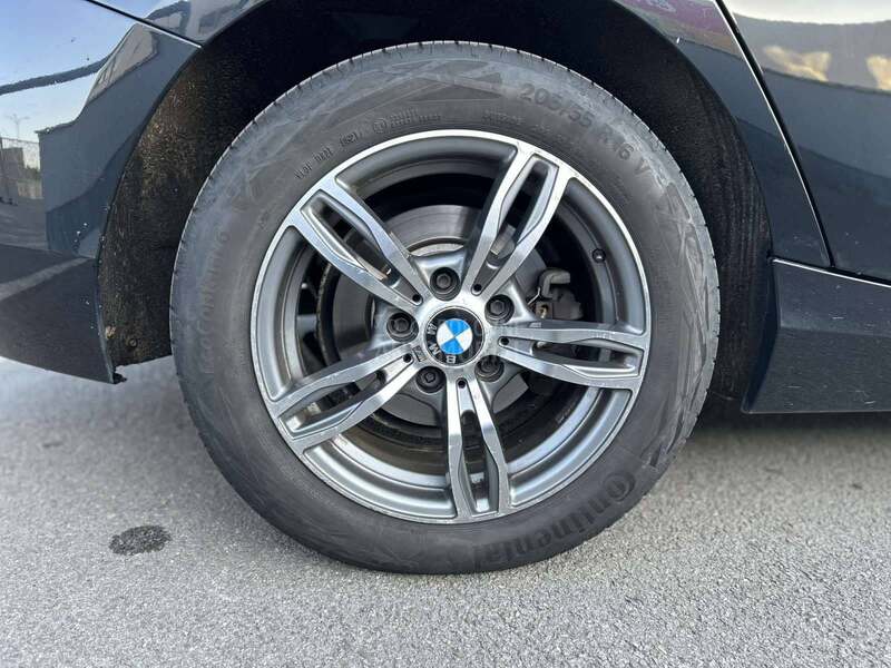 BMW 118 118d SPORT