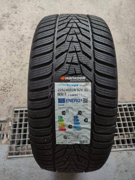 Hankook 225/40 R18 Zimska
