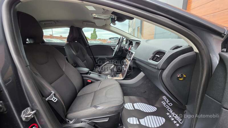 Volvo V40 1.6 D2 Cross Country