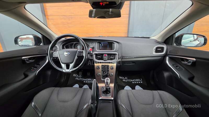 Volvo V40 1.6 D2 Cross Country