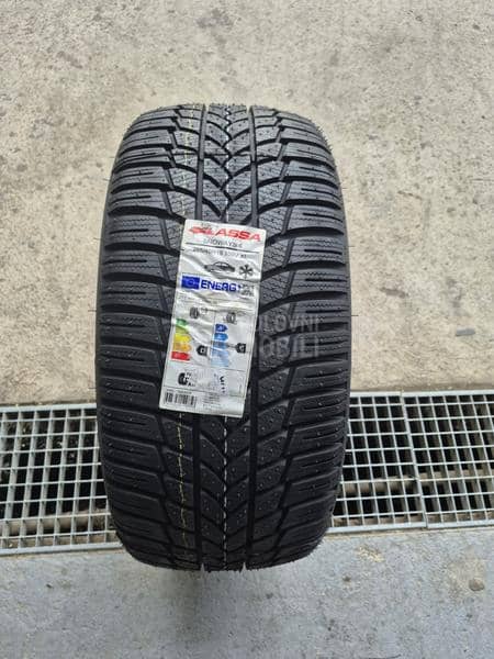 Lassa 255/40 R19 Zimska