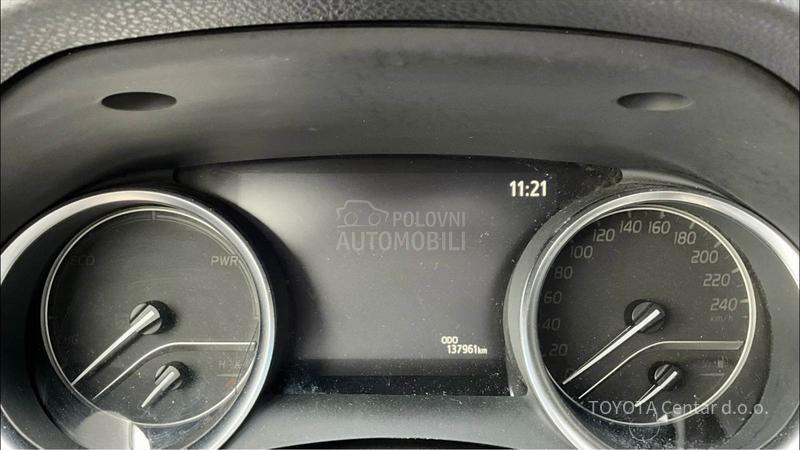 Toyota Camry 2.5 HYBRID PREMIUM