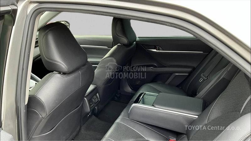 Toyota Camry 2.5 HYBRID PREMIUM