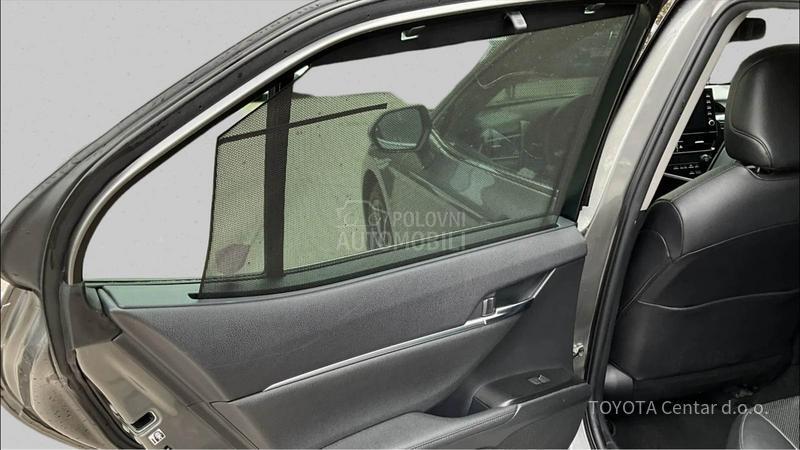 Toyota Camry 2.5 HYBRID PREMIUM