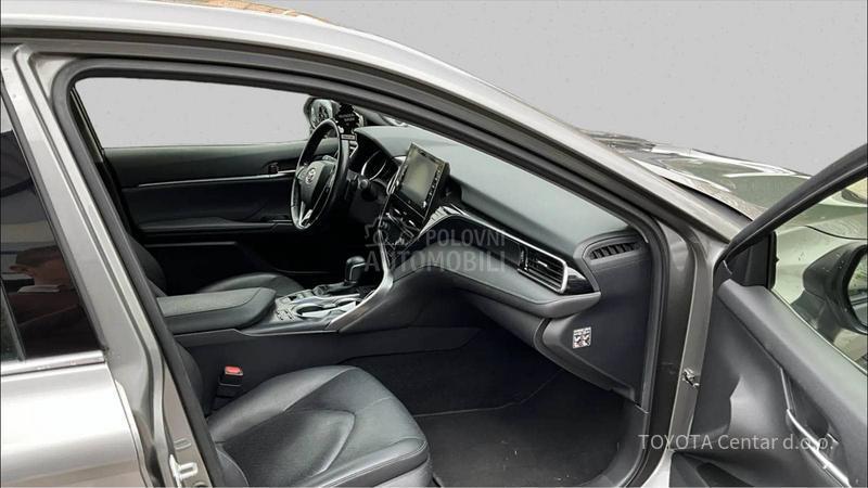 Toyota Camry 2.5 HYBRID PREMIUM