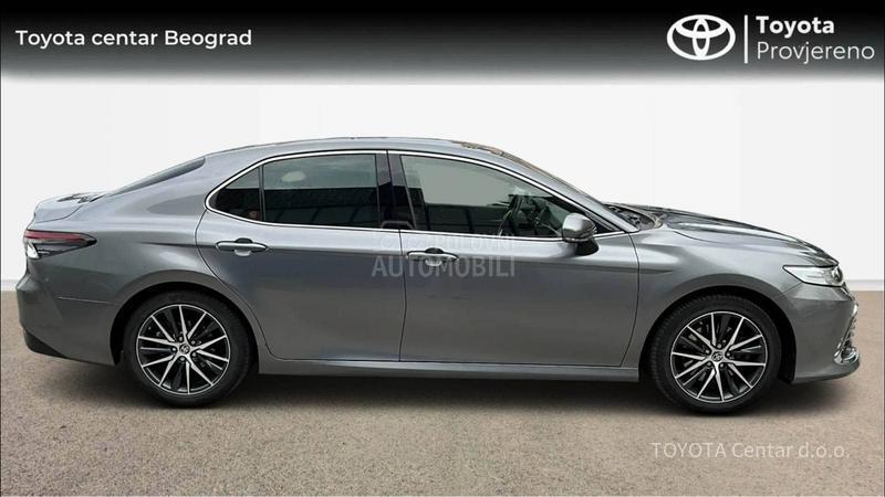 Toyota Camry 2.5 HYBRID PREMIUM
