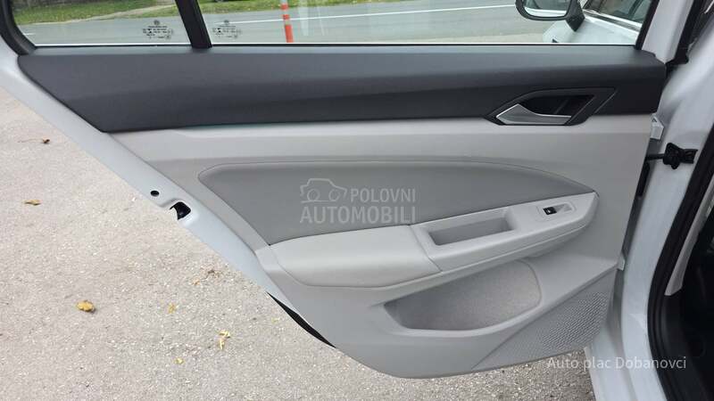 Volkswagen Golf 8 2.0 TDI HIGH-LINE
