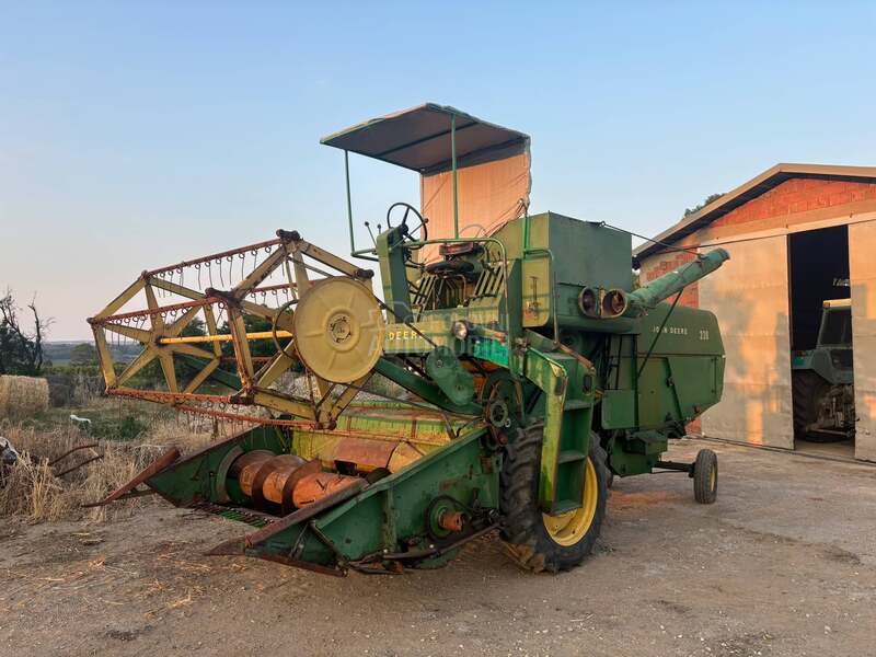 John Deere 330