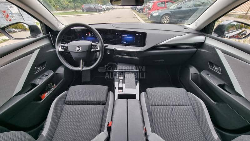 Opel Astra L 1.2i Edition Autom 8