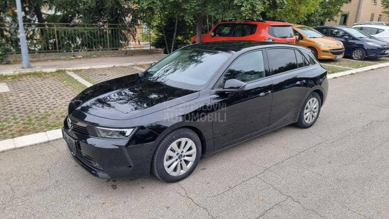 Opel Astra L 1.2i Edition Autom 8