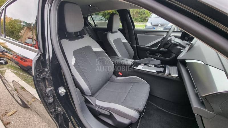 Opel Astra L 1.2i Edition Autom 8