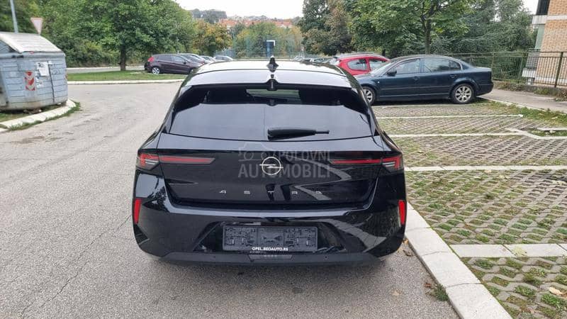 Opel Astra L 1.2i Edition Autom 8