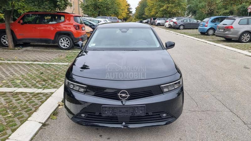 Opel Astra L 1.2i Edition Autom 8