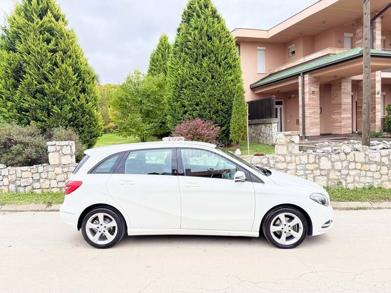 Mercedes Benz B 200 Švajcarska