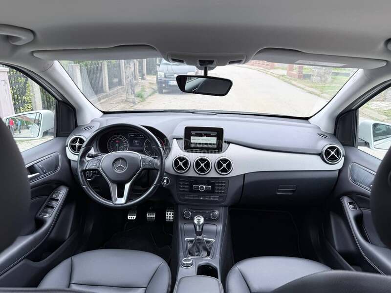 Mercedes Benz B 200 Švajcarska