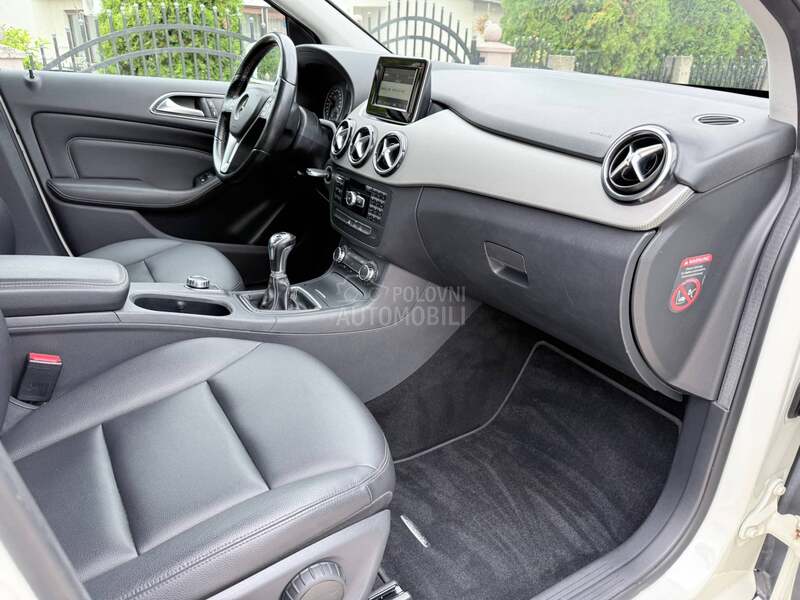Mercedes Benz B 200 Švajcarska