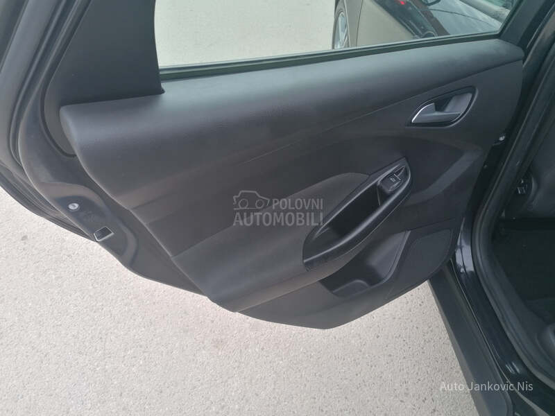 Ford Focus 1.0i TREND LINE CH