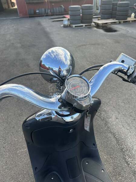 Aprilia Habana Custom gold