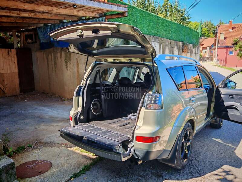 Mitsubishi Outlander 