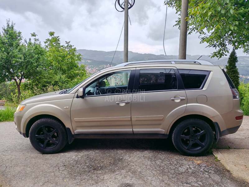 Mitsubishi Outlander 