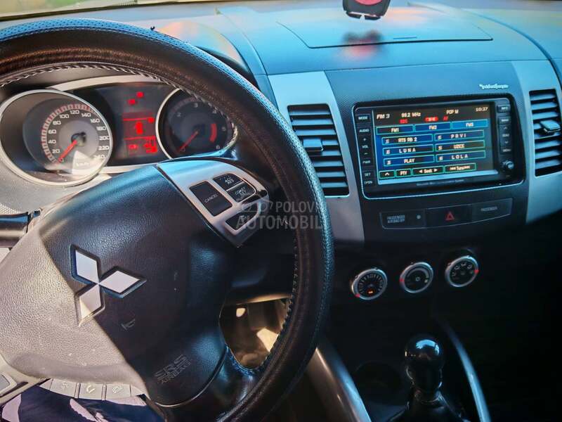 Mitsubishi Outlander 