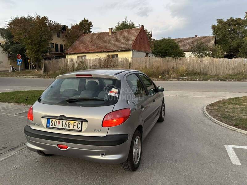 Peugeot 206 1,1