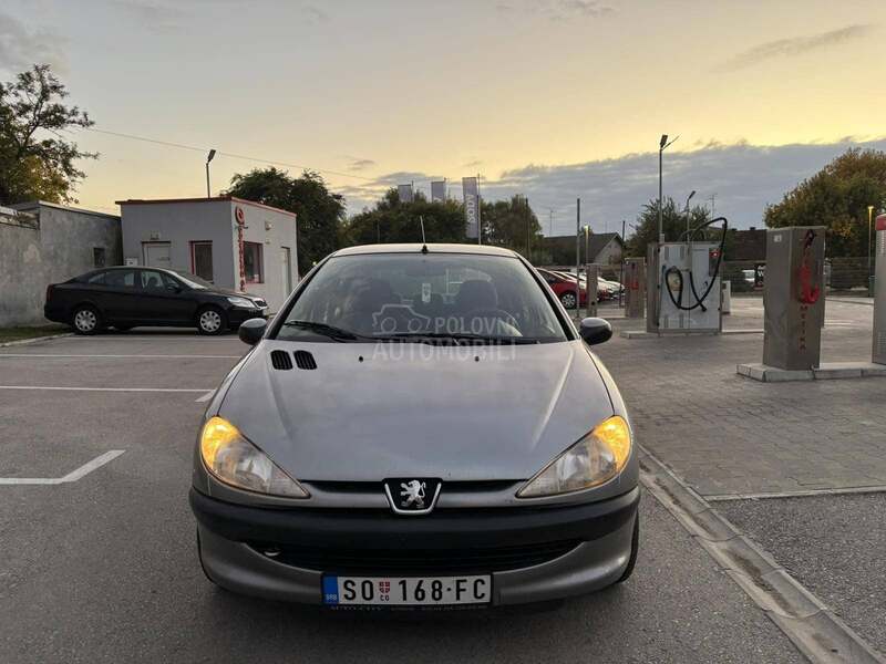 Peugeot 206 1,1