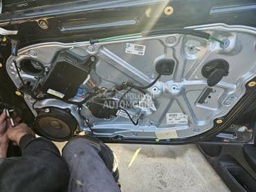 Prednji desni podizac prozora za Alfa Romeo 159 od 2005. do 2012. god.