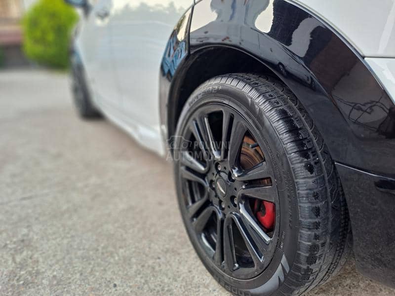 MINI John Cooper Works Countryman 218PS