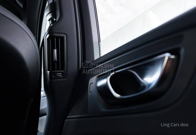 Volvo XC60 B4 AWD R-Design