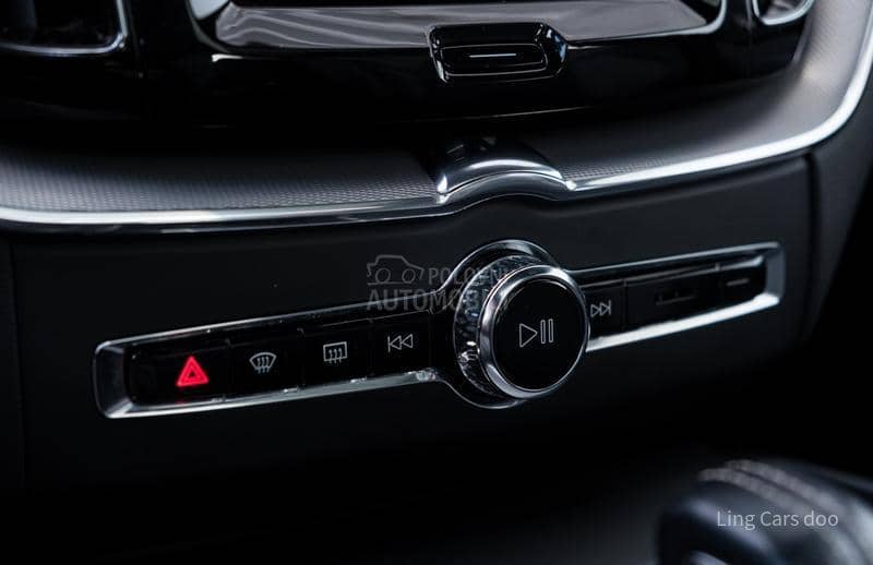 Volvo XC60 B4 AWD R-Design