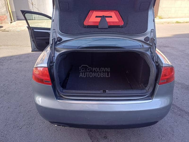 Audi A4 2.0 TDI/S-LINE/