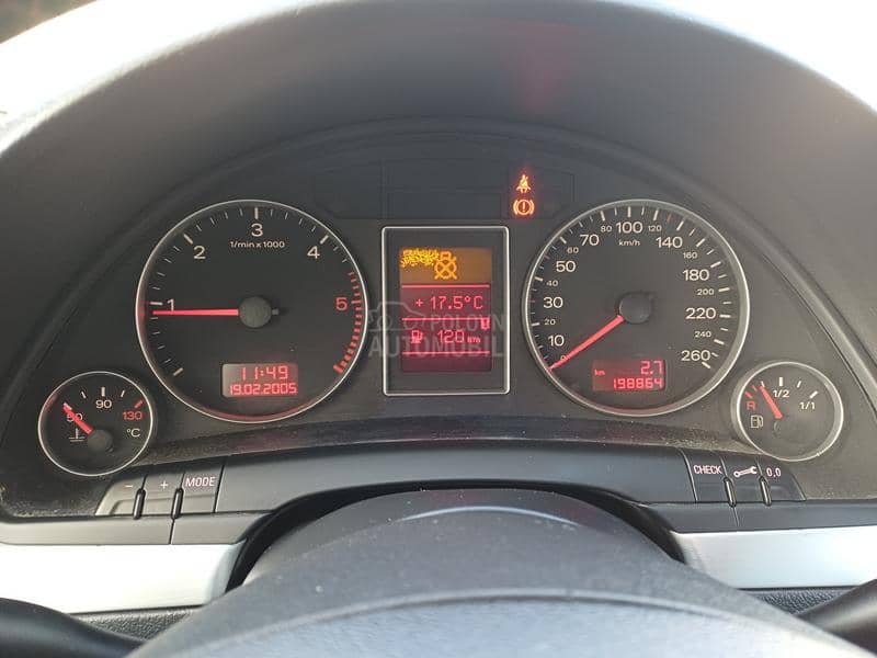 Audi A4 2.0 TDI/S-LINE/