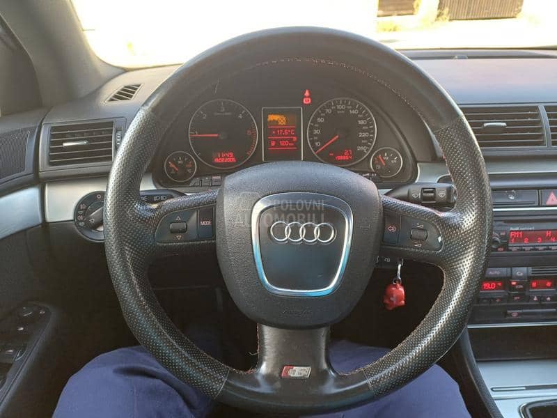 Audi A4 2.0 TDI/S-LINE/