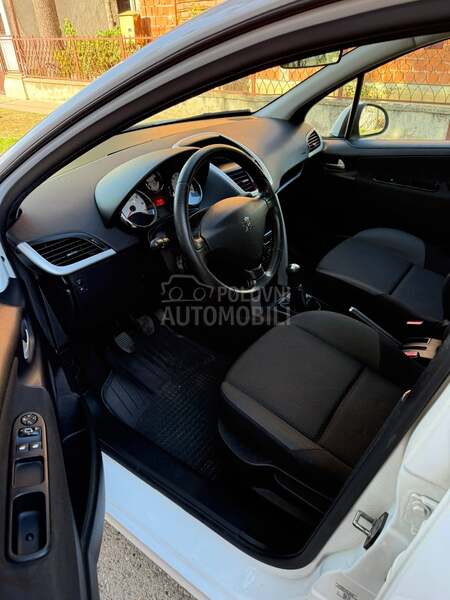 Peugeot 207 1.4b