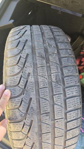 Pirelli 235/45 R18 Zimska