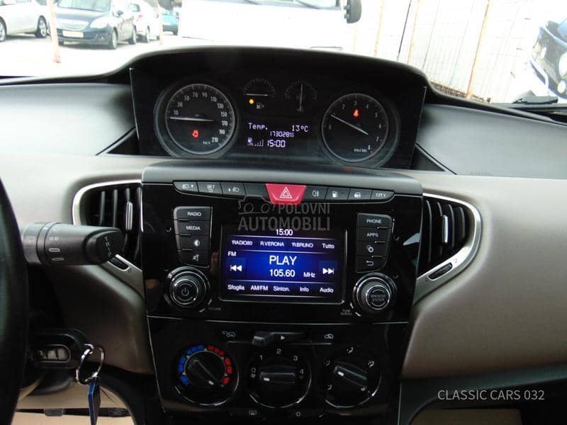 Lancia Ypsilon 1.2 TNG