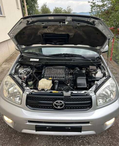 Toyota RAV 4 2.0d 4x4 FABRIKA