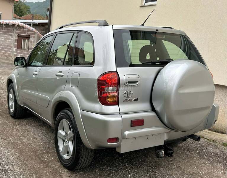 Toyota RAV 4 2.0d 4x4 FABRIKA