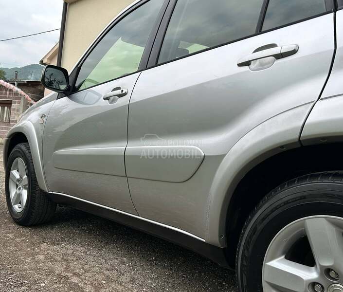 Toyota RAV 4 2.0d 4x4 FABRIKA