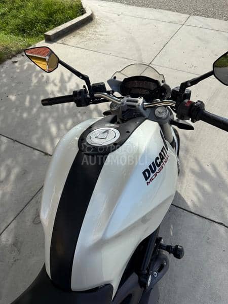 Ducati Monster 696 abs