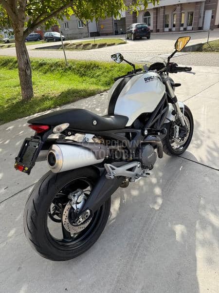 Ducati Monster 696 abs
