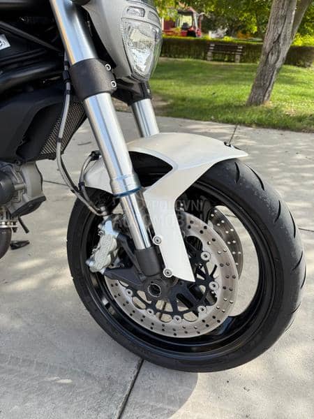 Ducati Monster 696 abs