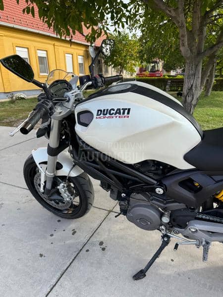Ducati Monster 696 abs
