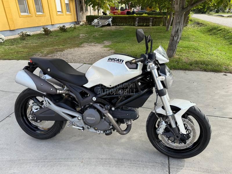 Ducati Monster 696 abs