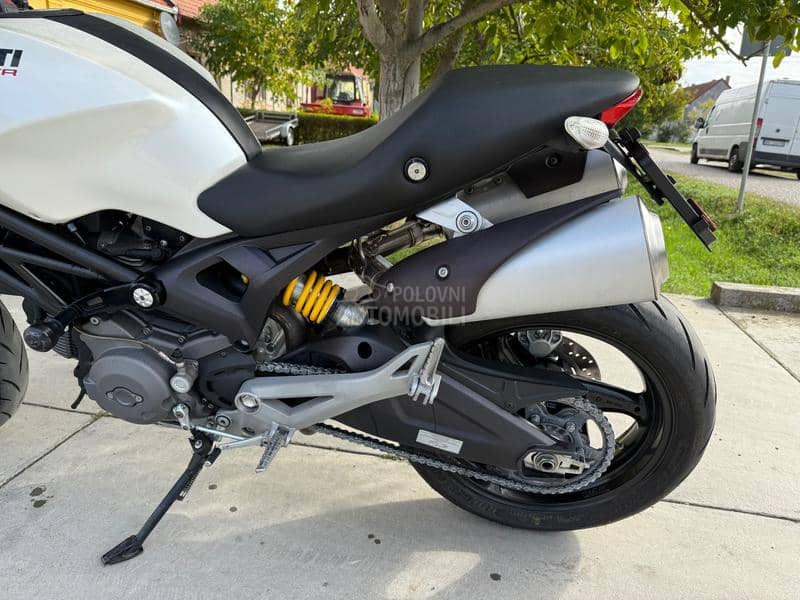 Ducati Monster 696 abs